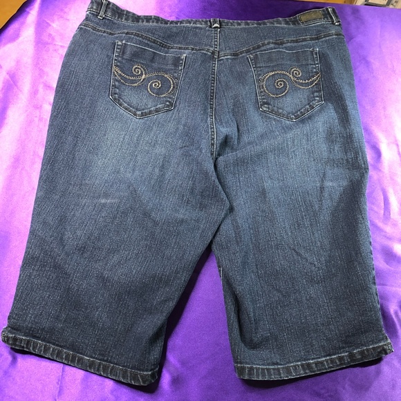 👖👖Gloria Vanderbilt Signature Denim Capri 👖👖 - Picture 2 of 8